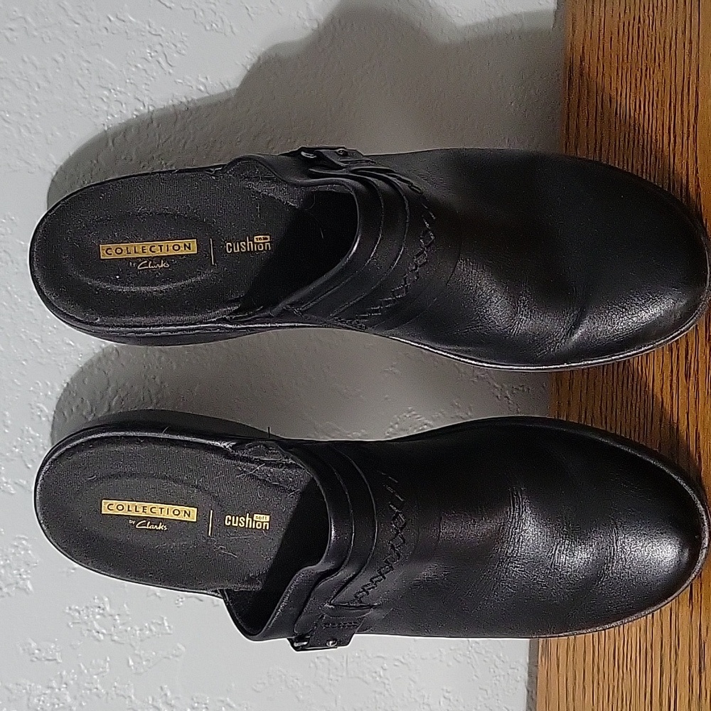 CLARKS WOMEN'S COLLECTION  BLACK LEATHER SLIP-ON  SIZE 12 - Picture 3 of 4